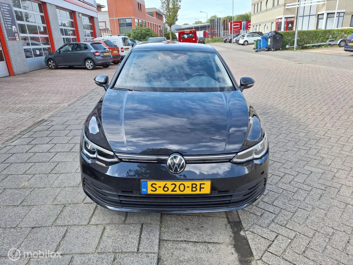 1.0 TSI LIFE • Dealer onderhouden • Carplay •