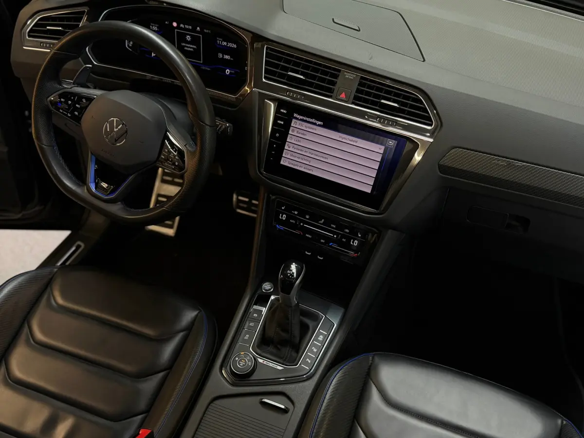 2.0 TSI R 4Motion PANO|AKRA|MEMORY|KEYLESS|TREKHAAK|IQ LIGHTS|VIRTUAL|CARPLAY|SFEERVERLICHTING|320PK|BOMVOL!