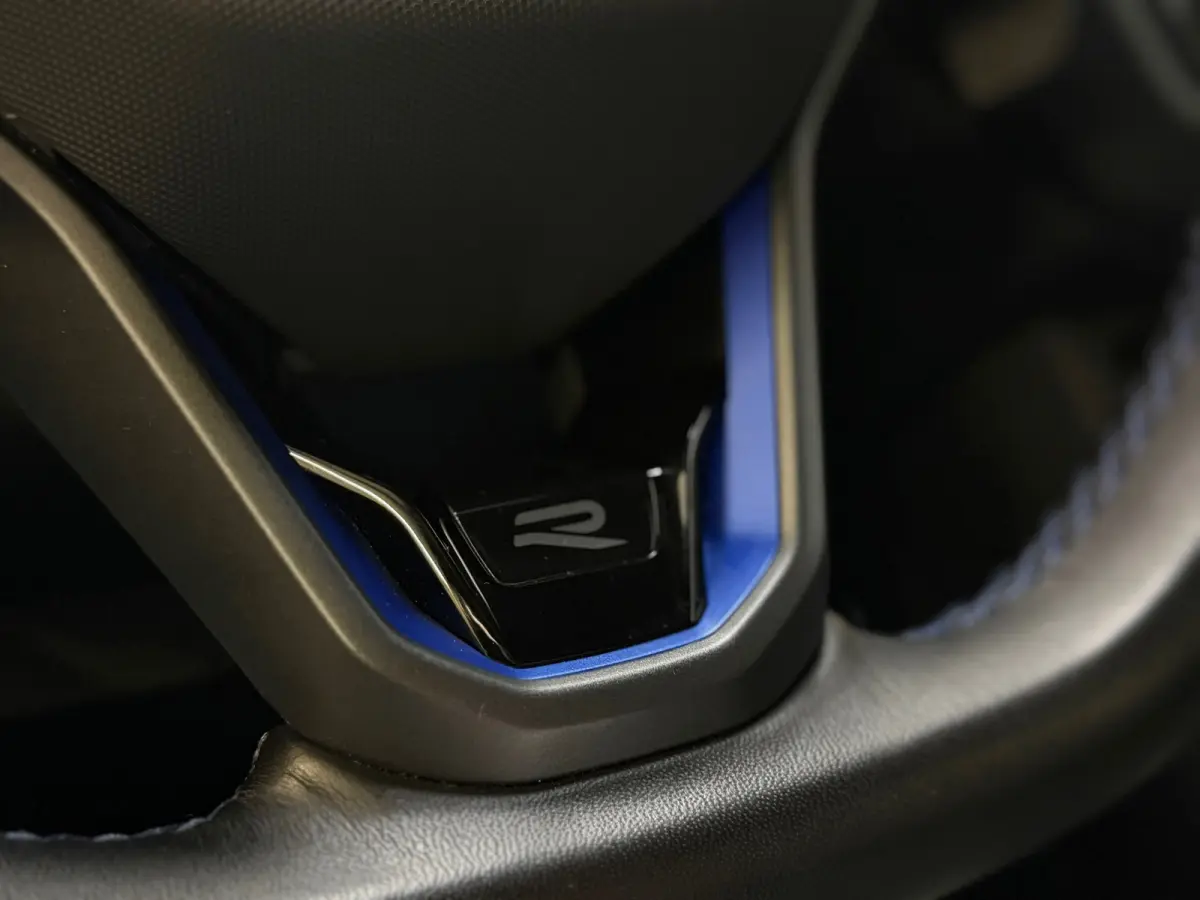 2.0 TSI R 4Motion PANO|AKRA|MEMORY|KEYLESS|TREKHAAK|IQ LIGHTS|VIRTUAL|CARPLAY|SFEERVERLICHTING|320PK|BOMVOL!