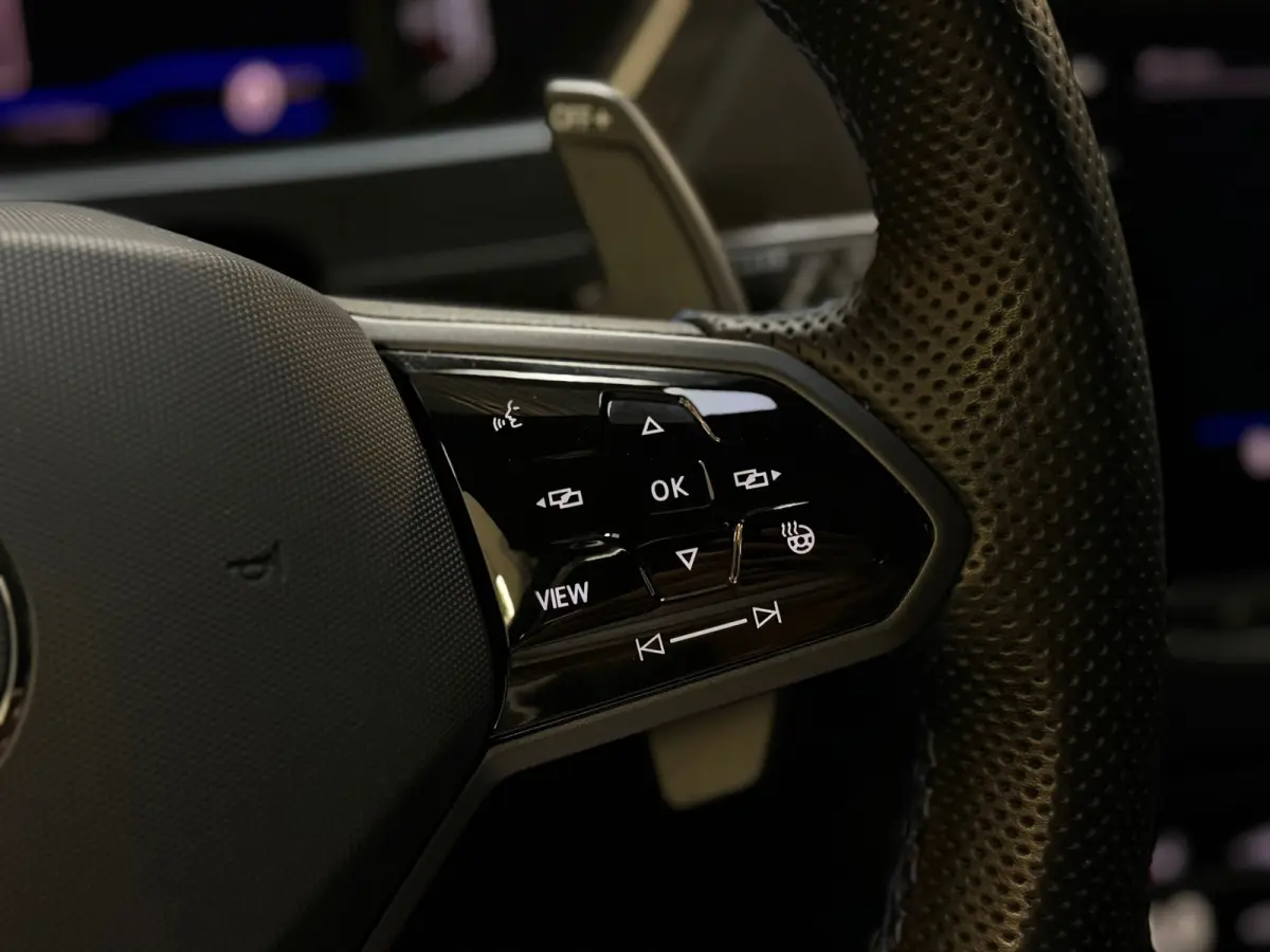 2.0 TSI R 4Motion PANO|AKRA|MEMORY|KEYLESS|TREKHAAK|IQ LIGHTS|VIRTUAL|CARPLAY|SFEERVERLICHTING|320PK|BOMVOL!
