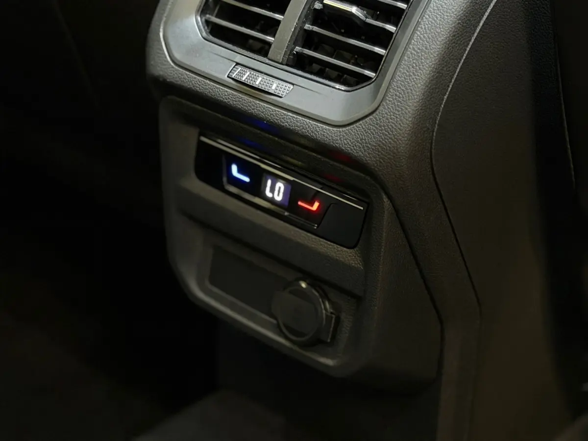 2.0 TSI R 4Motion PANO|AKRA|MEMORY|KEYLESS|TREKHAAK|IQ LIGHTS|VIRTUAL|CARPLAY|SFEERVERLICHTING|320PK|BOMVOL!