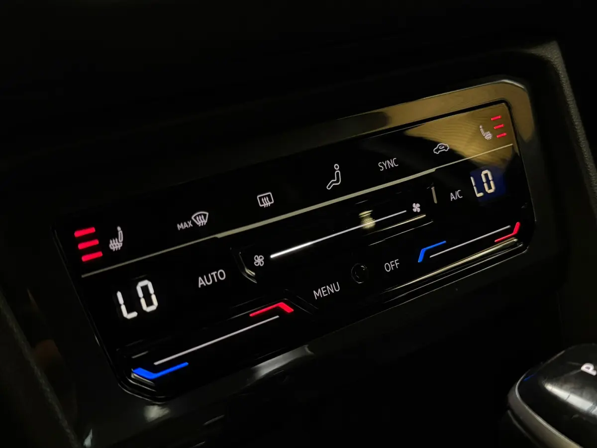 2.0 TSI R 4Motion PANO|AKRA|MEMORY|KEYLESS|TREKHAAK|IQ LIGHTS|VIRTUAL|CARPLAY|SFEERVERLICHTING|320PK|BOMVOL!