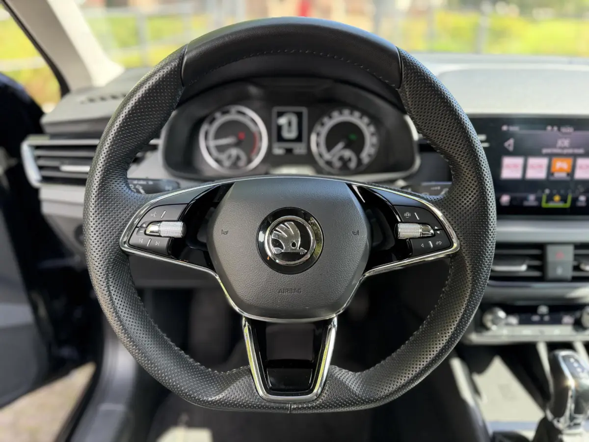 1.0 TSI Sport Business | BlackLine | DSG | 48.000KM | Trekhaak |