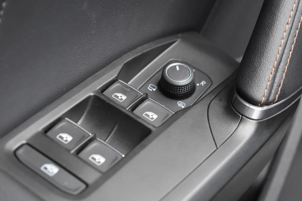 1.4 e-Hybrid VZ Business Pano XLNavi