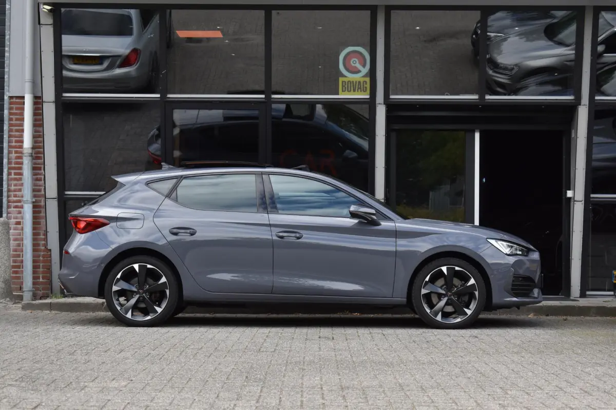 1.4 e-Hybrid VZ Business Pano XLNavi