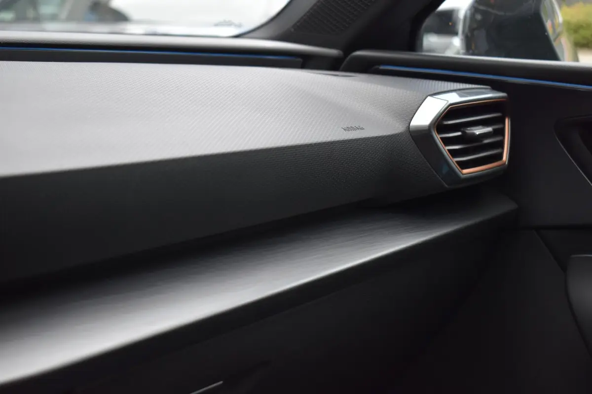 1.4 e-Hybrid VZ Business Pano XLNavi