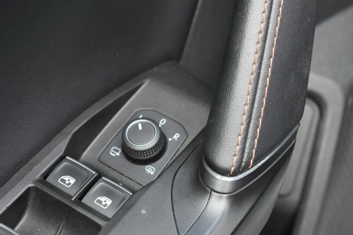 1.4 e-Hybrid VZ Business Pano XLNavi