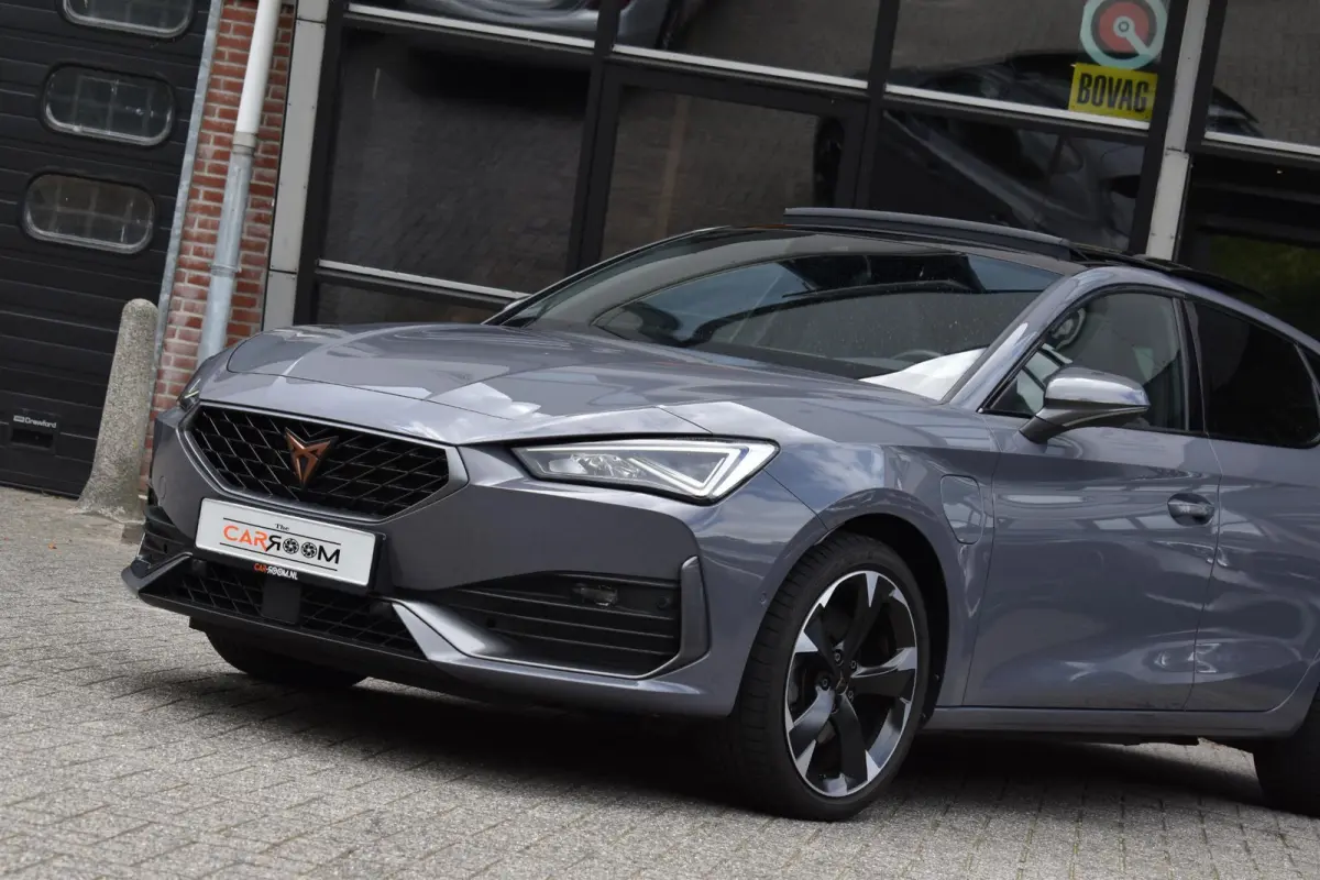 1.4 e-Hybrid VZ Business Pano XLNavi