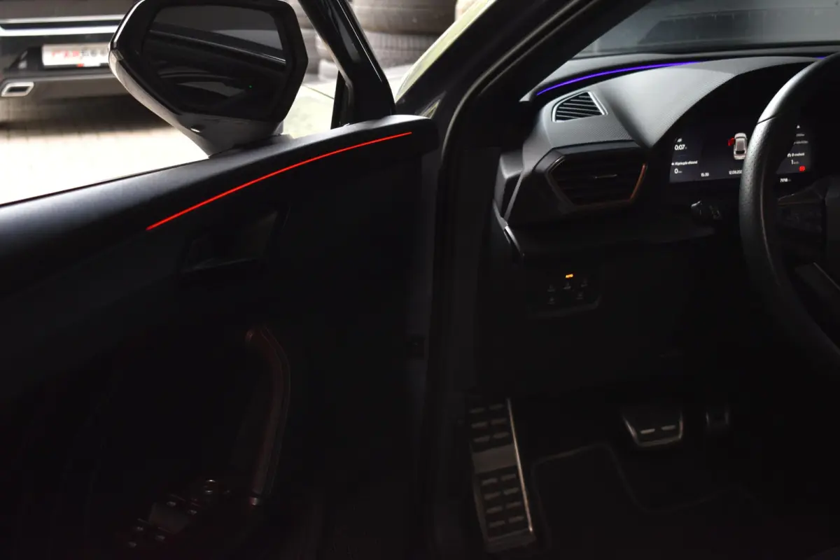 1.4 e-Hybrid VZ Business Pano XLNavi