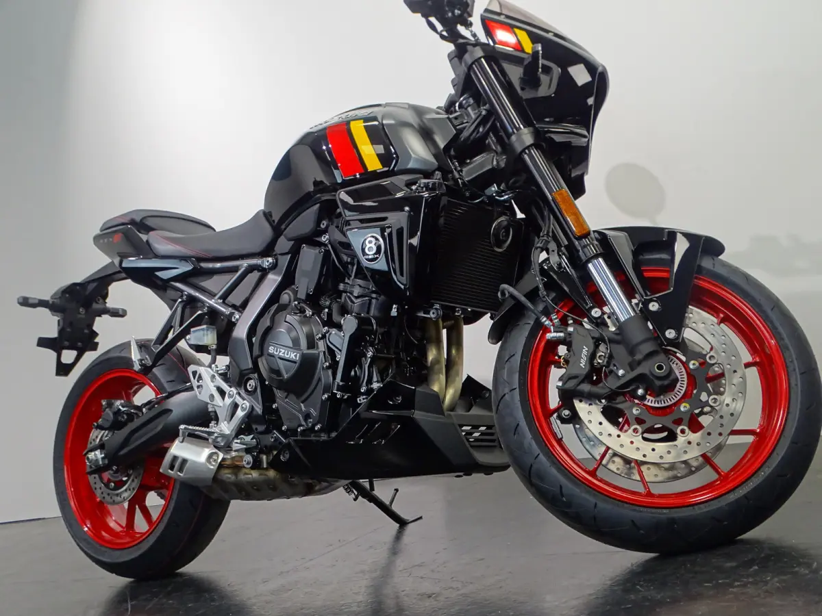 GSX-8TT