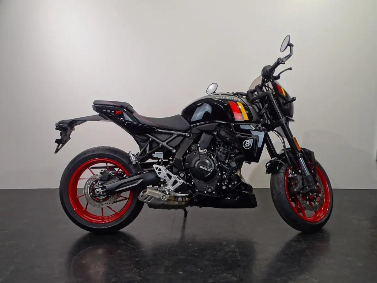 GSX-8TT