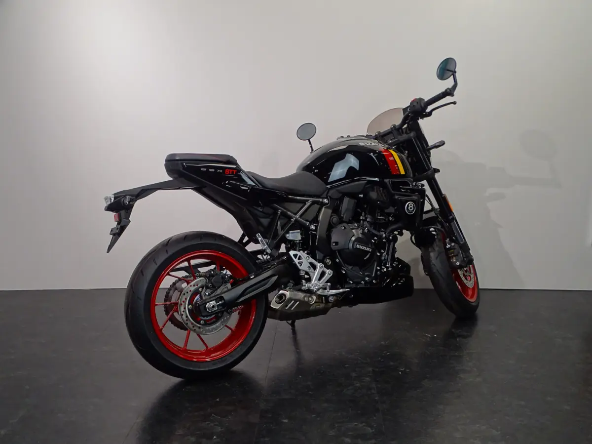 GSX-8TT