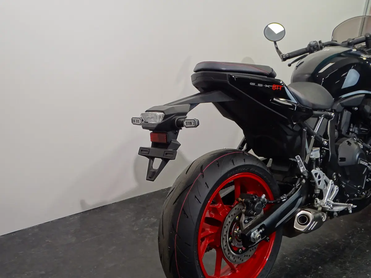GSX-8TT