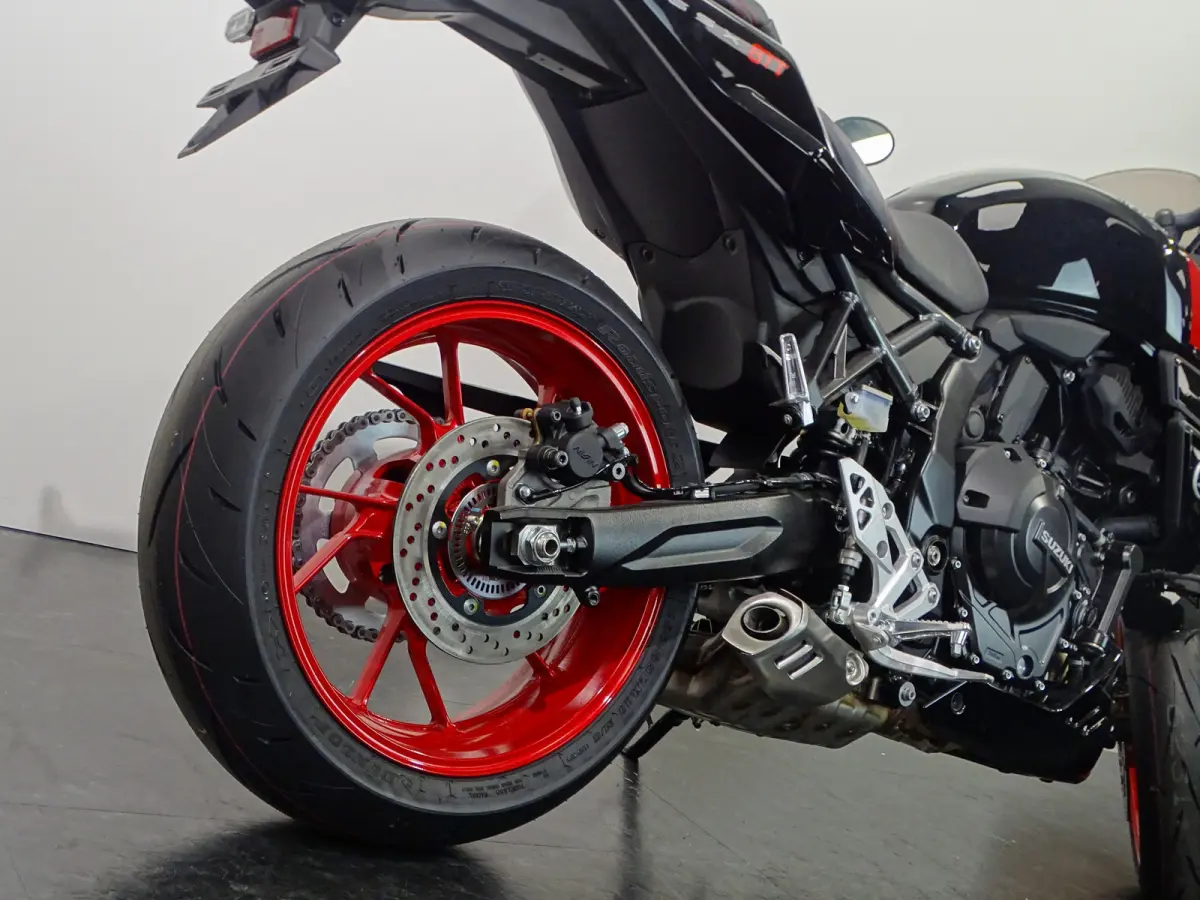 GSX-8TT