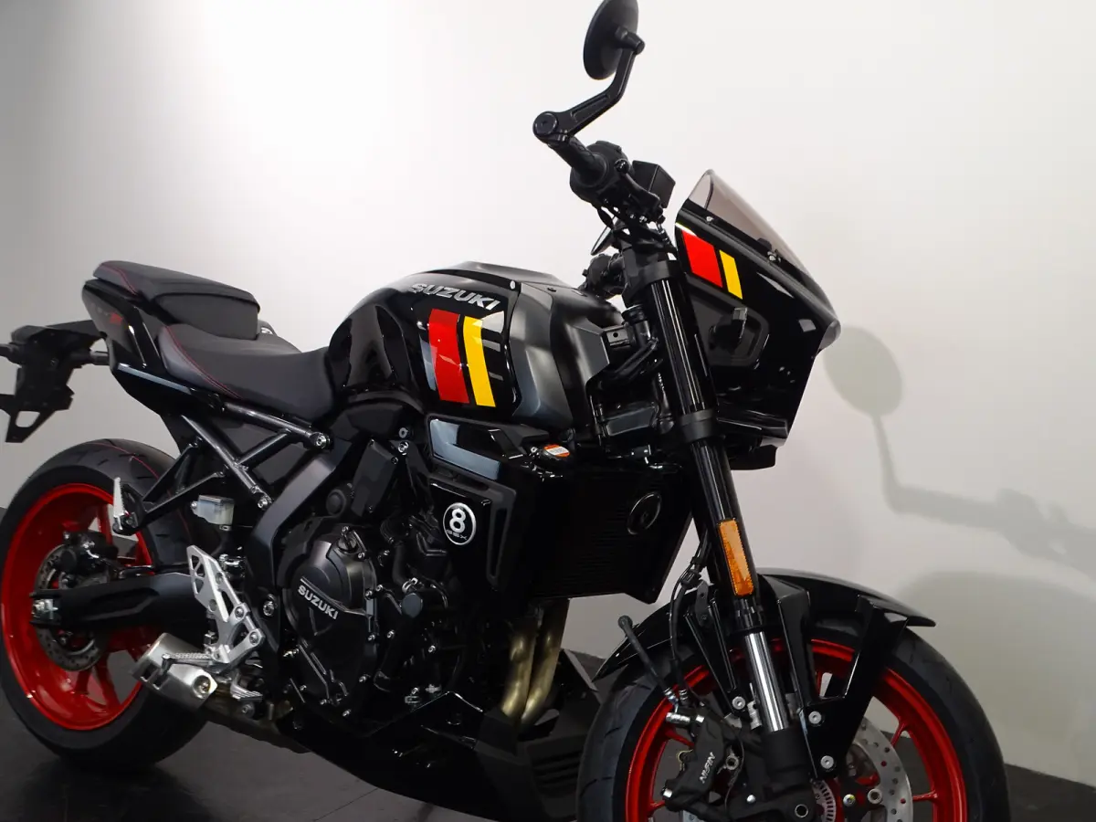 GSX-8TT