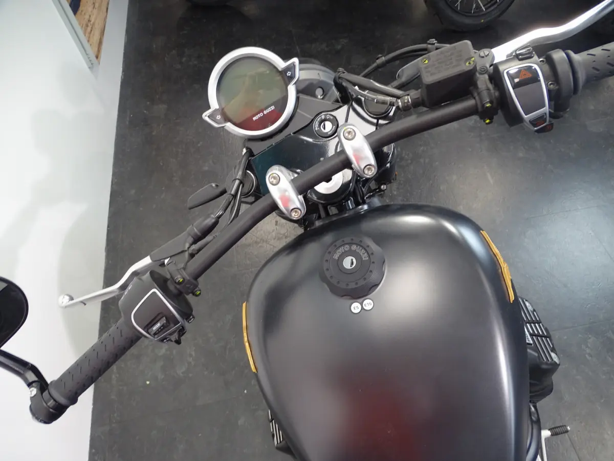 V 9 BOBBER EDITION