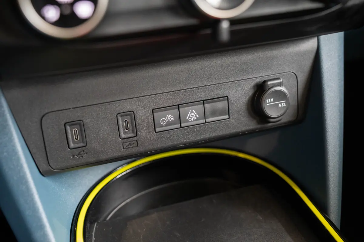 1.2 Hybrid ICON | Tot 8 Jaar Garantie | Apple Carplay & Android Auto | Parkeersensoren | Cruise Controle | Airco | USB |