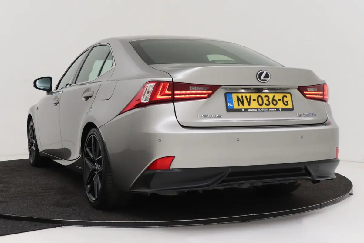 300h F Sport Line | Trekhaak | Elek stoelverstelling | Navigatie | Stoelverwarming |