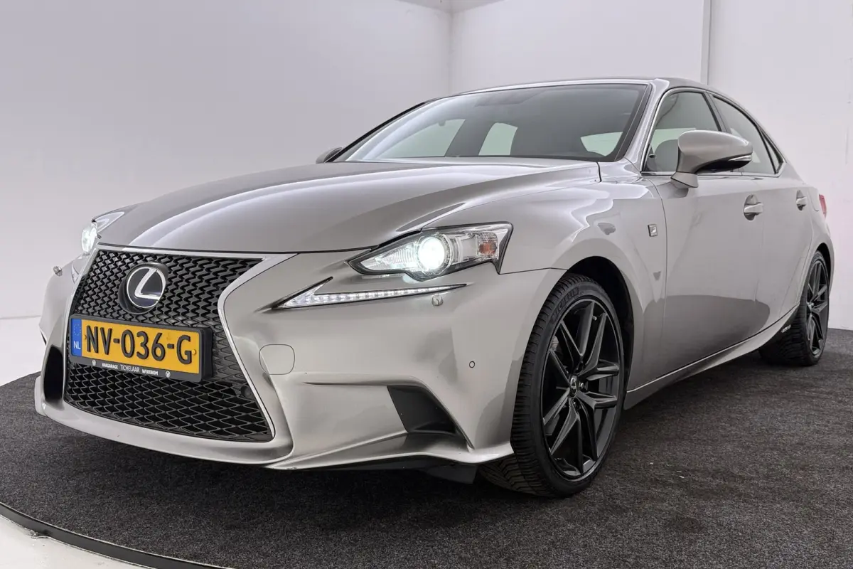 300h F Sport Line | Trekhaak | Elek stoelverstelling | Navigatie | Stoelverwarming |