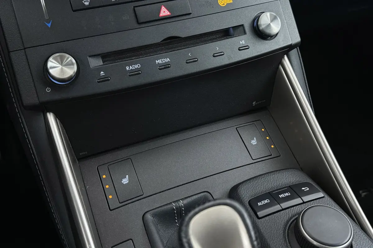 300h F Sport Line | Trekhaak | Elek stoelverstelling | Navigatie | Stoelverwarming |
