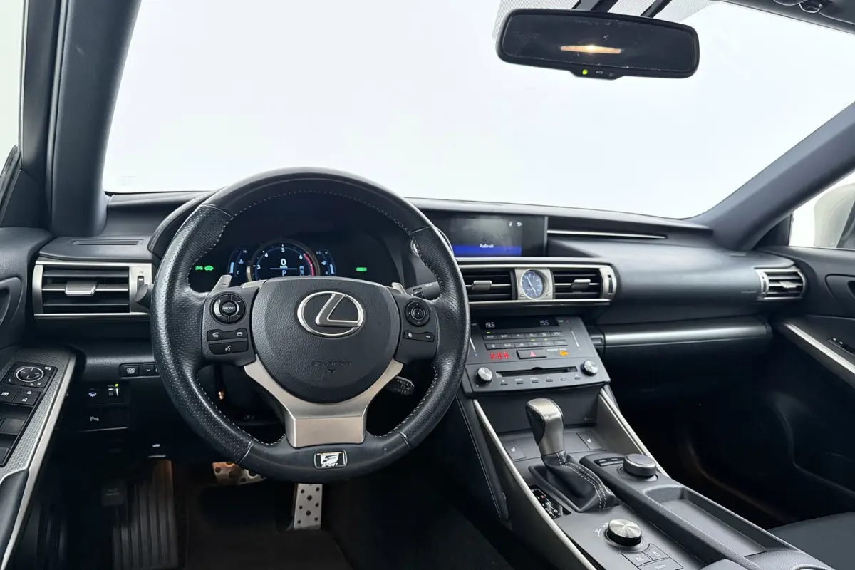 300h F Sport Line | Trekhaak | Elek stoelverstelling | Navigatie | Stoelverwarming |