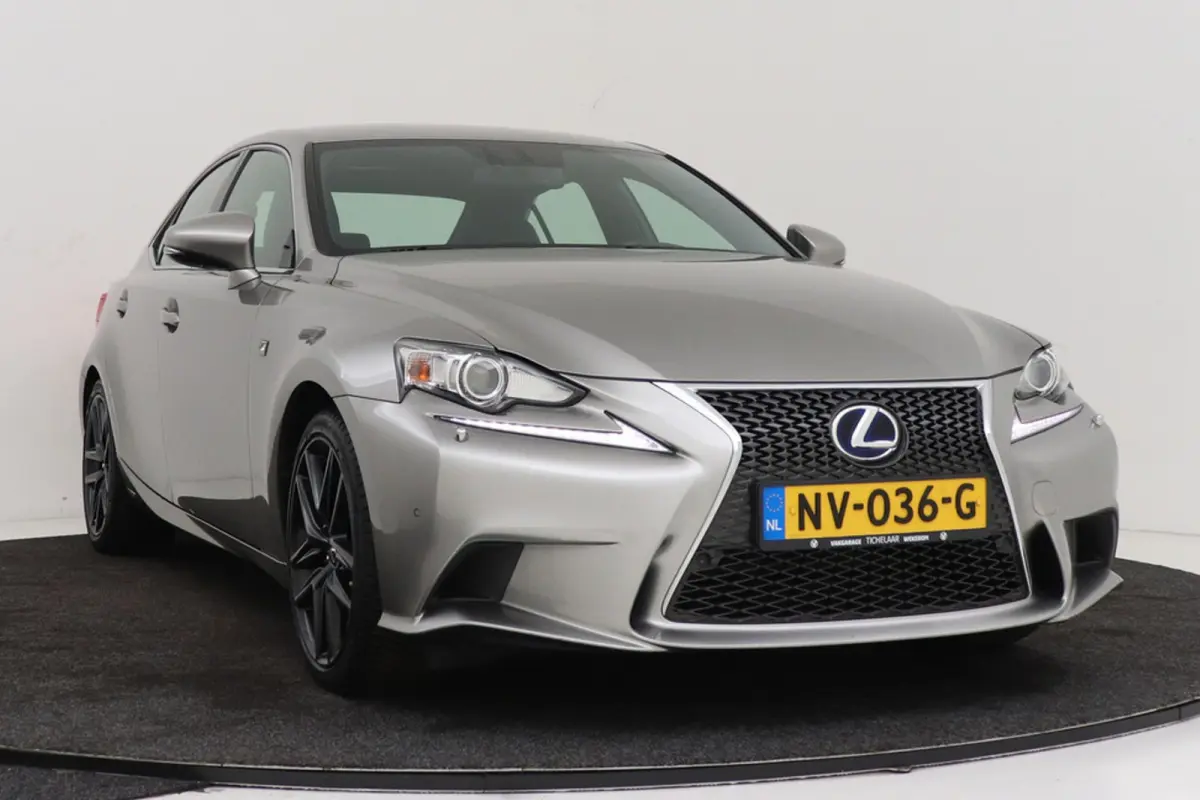 300h F Sport Line | Trekhaak | Elek stoelverstelling | Navigatie | Stoelverwarming |