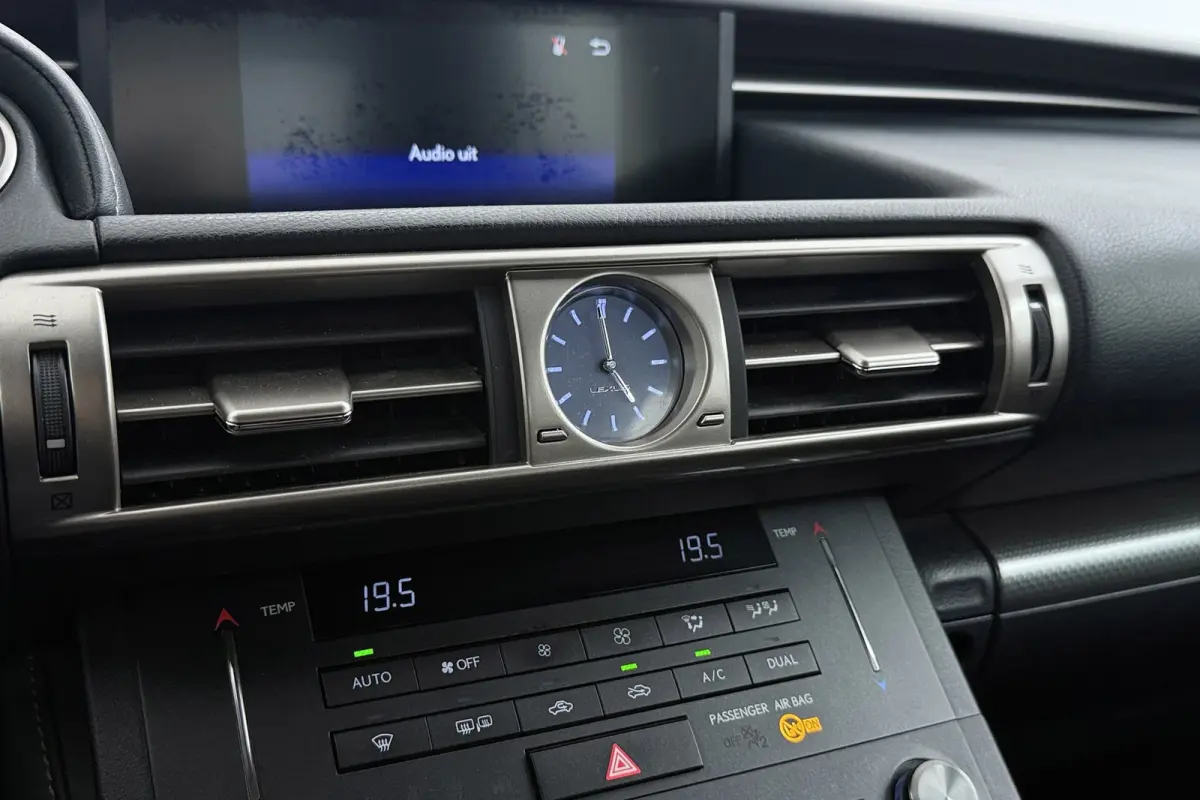 300h F Sport Line | Trekhaak | Elek stoelverstelling | Navigatie | Stoelverwarming |