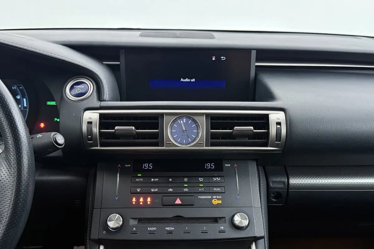 300h F Sport Line | Trekhaak | Elek stoelverstelling | Navigatie | Stoelverwarming |