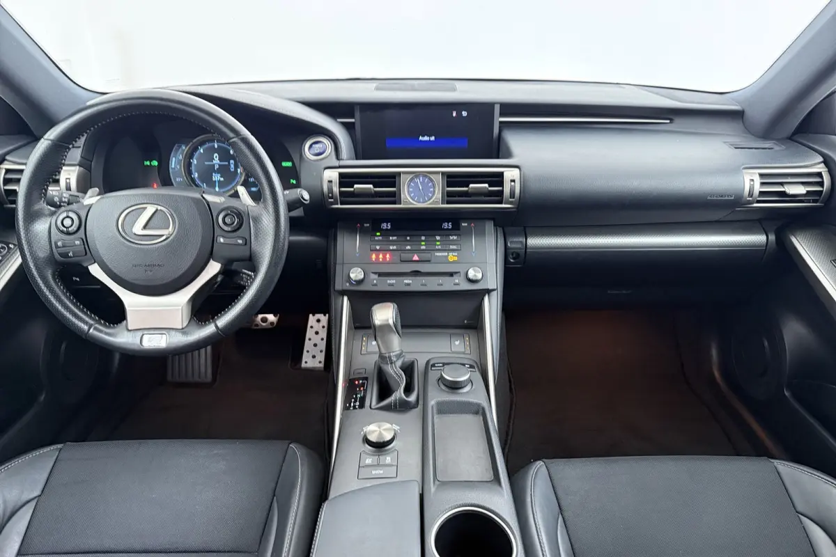300h F Sport Line | Trekhaak | Elek stoelverstelling | Navigatie | Stoelverwarming |
