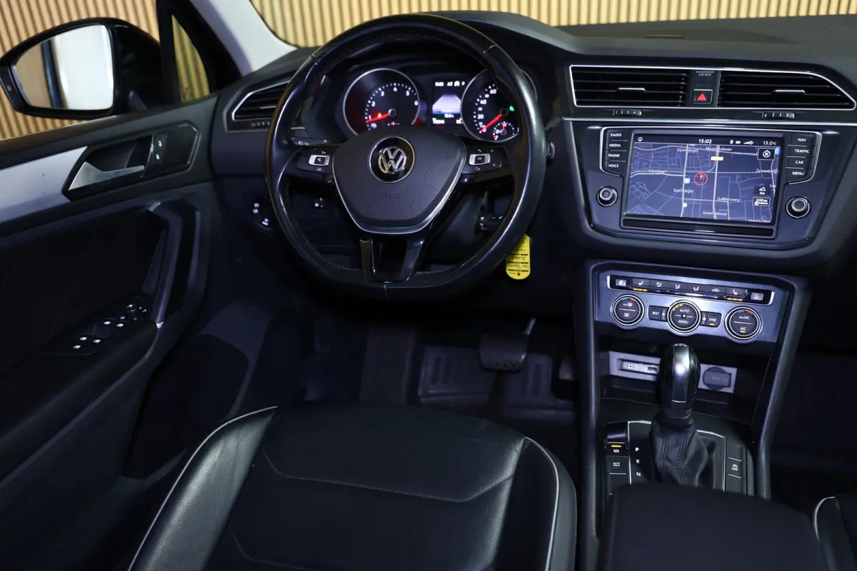 1.4 TSI ACT Highline SPORTLEDER CARPLAY NAVI CLIMA PDC LANE EL.STOEL+VW MEMORY '16