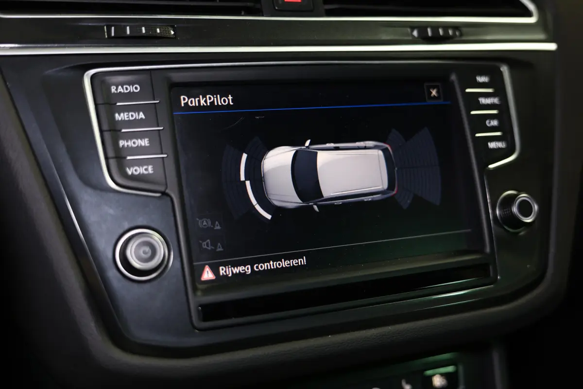 1.4 TSI ACT Highline SPORTLEDER CARPLAY NAVI CLIMA PDC LANE EL.STOEL+VW MEMORY '16