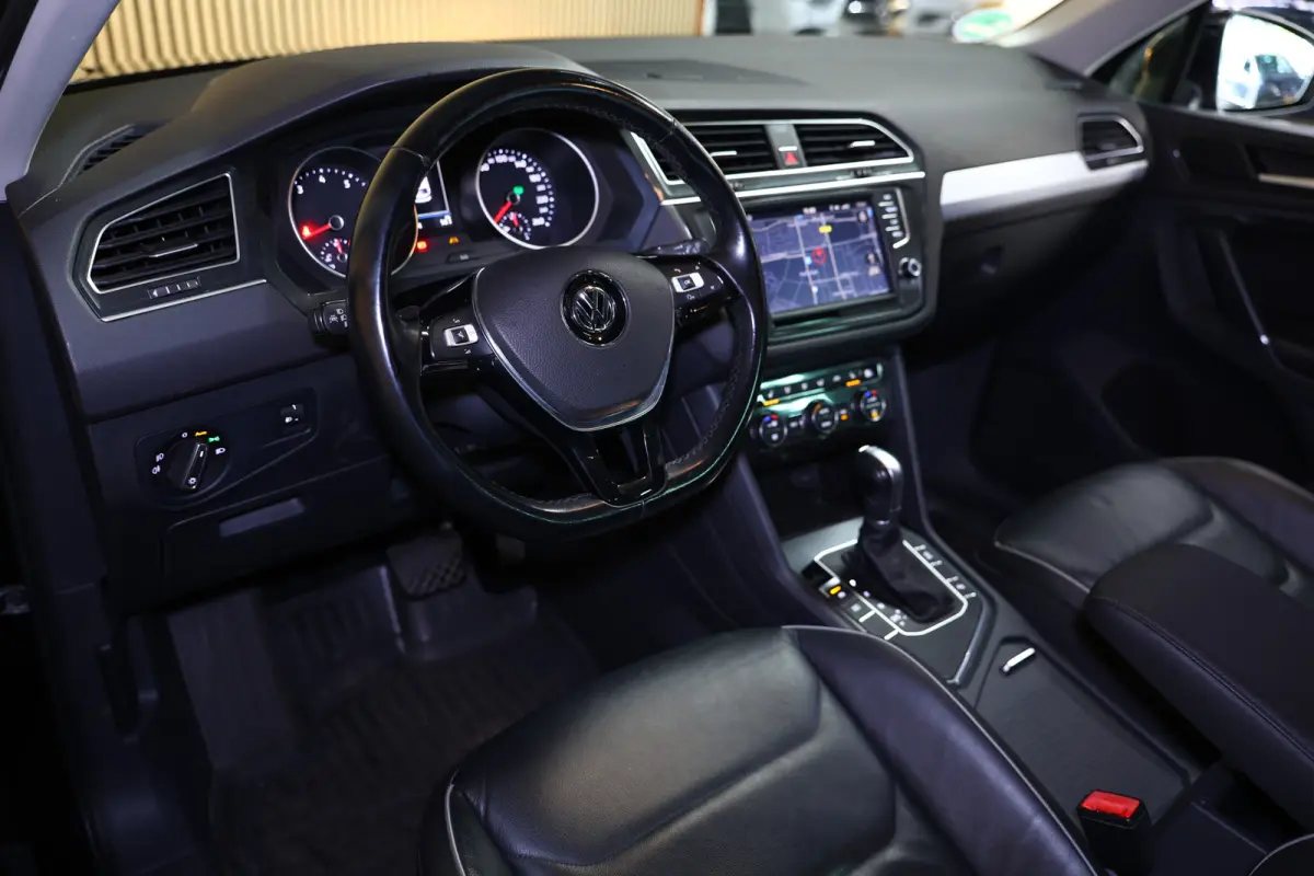 1.4 TSI ACT Highline SPORTLEDER CARPLAY NAVI CLIMA PDC LANE EL.STOEL+VW MEMORY '16
