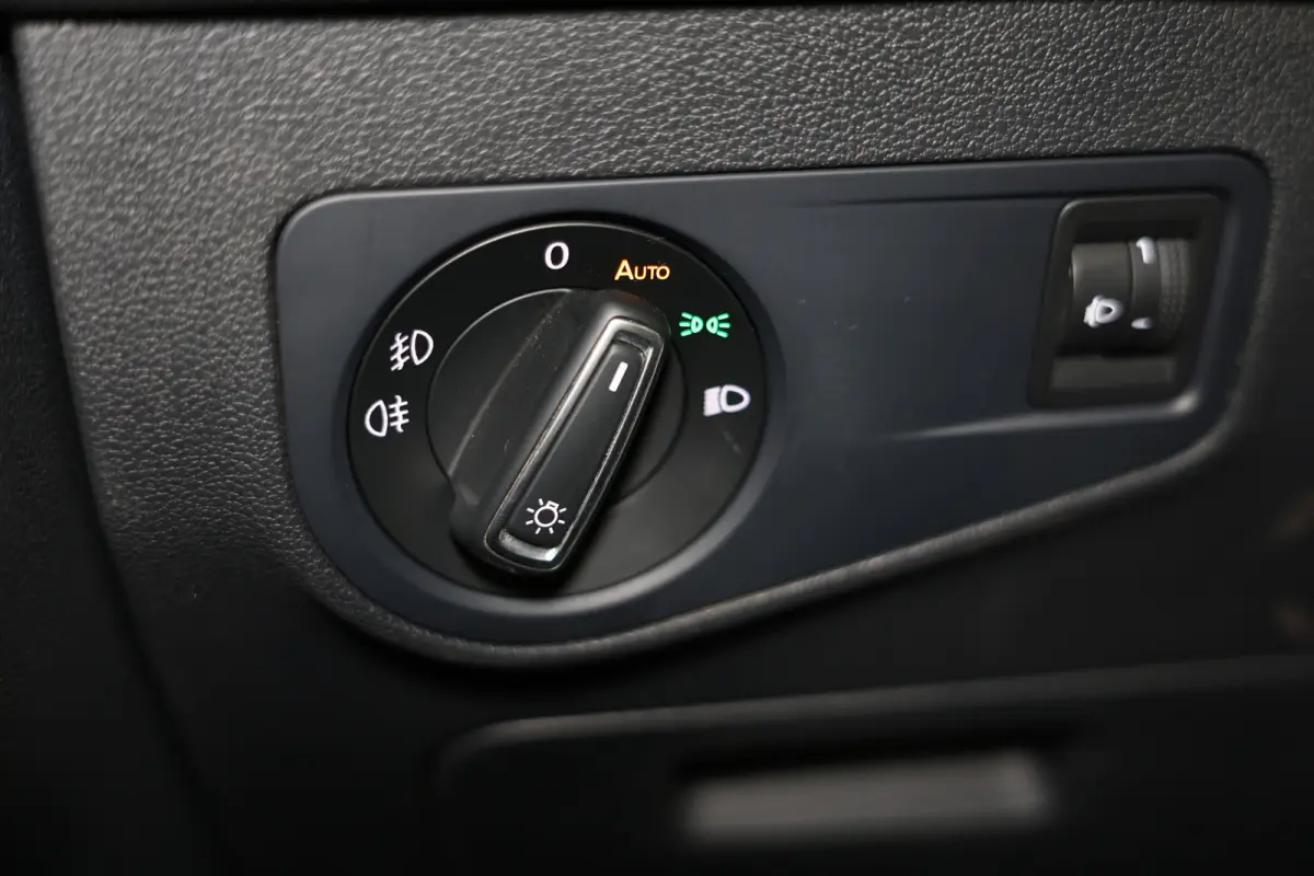 1.4 TSI ACT Highline SPORTLEDER CARPLAY NAVI CLIMA PDC LANE EL.STOEL+VW MEMORY '16