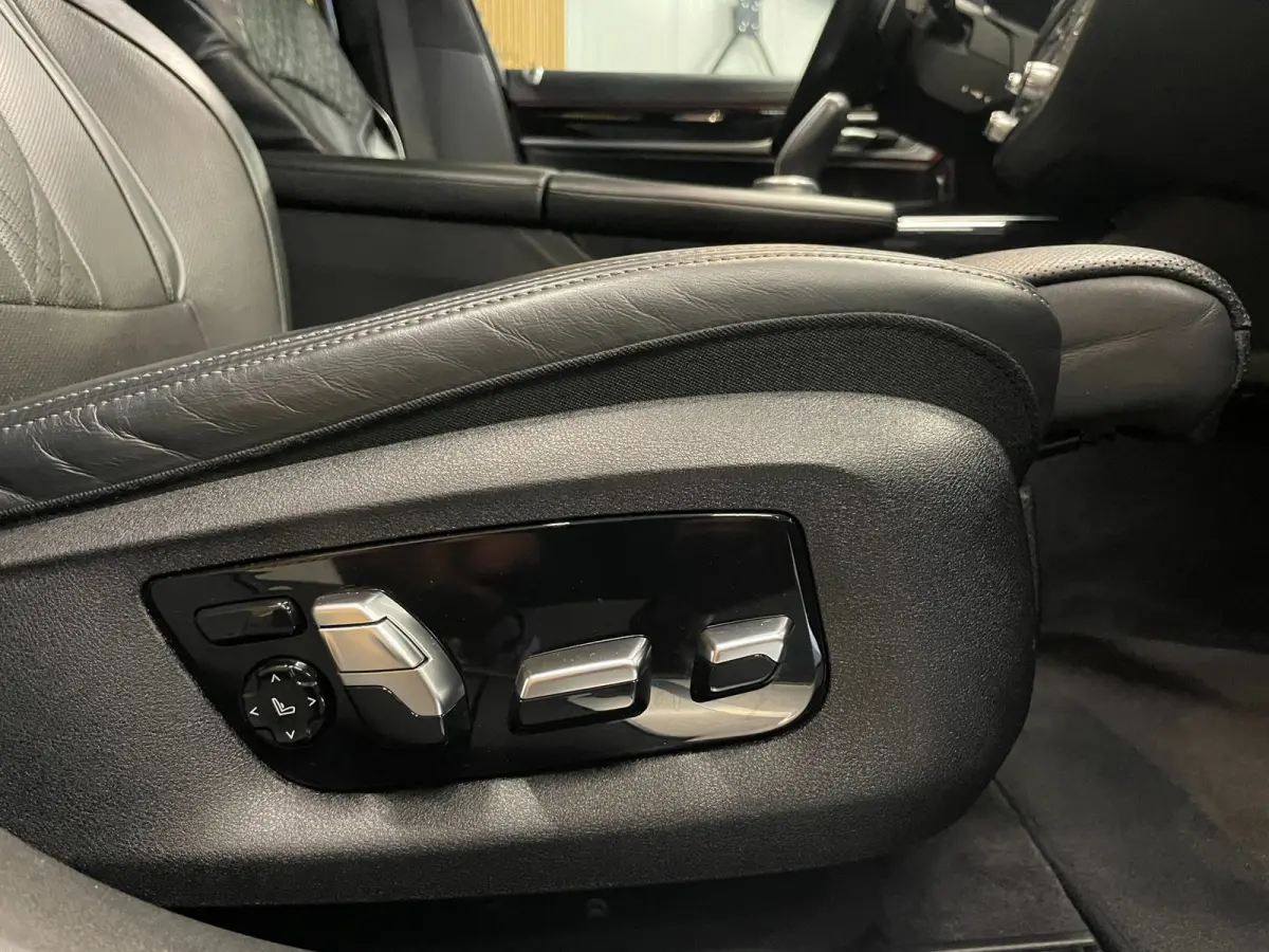 750Ld xDrive High Executive|FULL OPTION|STOELVENTILATIE|PANO|MEMORY|TREKHAAK|B&W AUDIO|360+3D CAMERA|NAP|NL-AUTO|MARGE