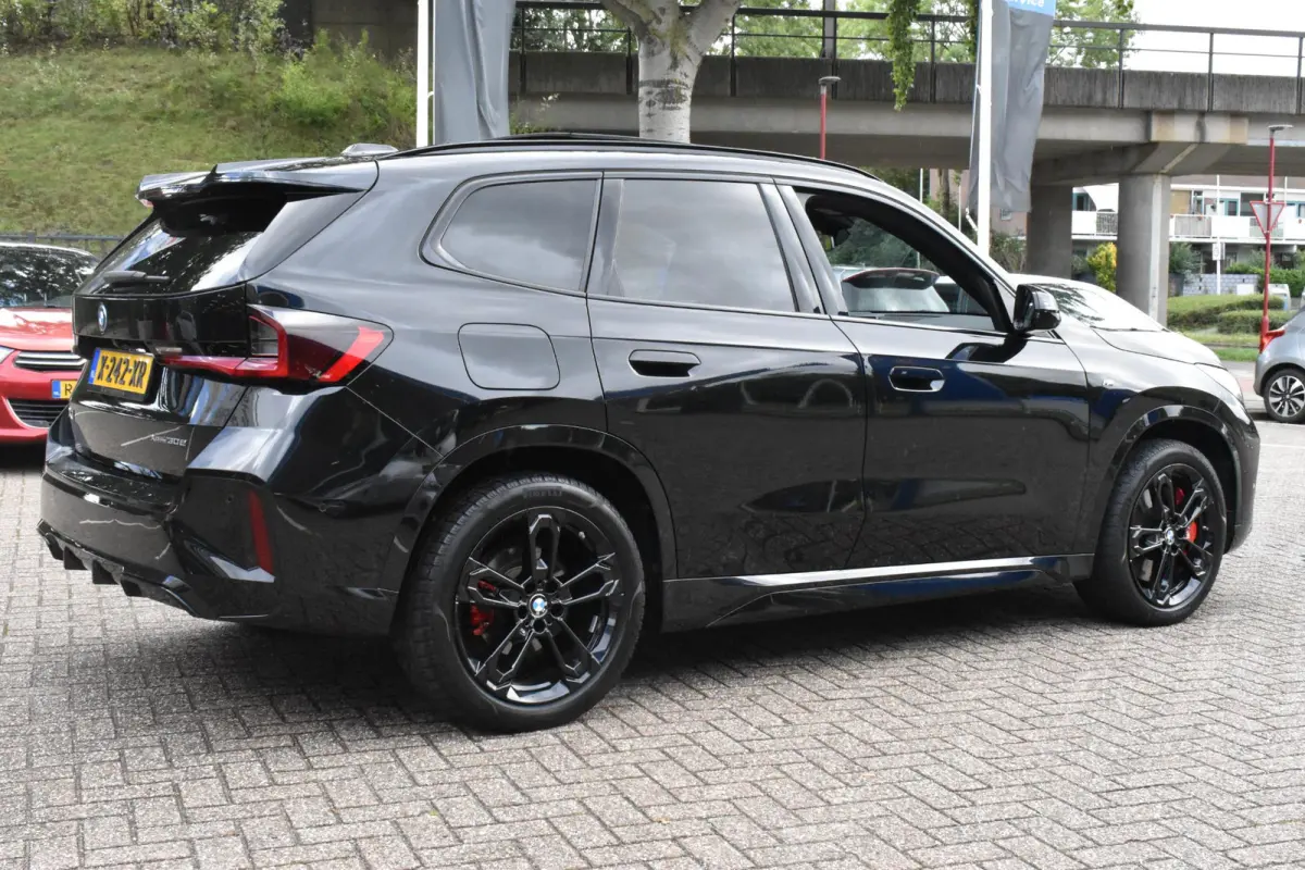 xDrive30e M-Sport | 1e Eigenaar | Schuifdak | Leder | Trekhaak | 12 mnd BOVAG garantie | Whatsapp 06-53188999