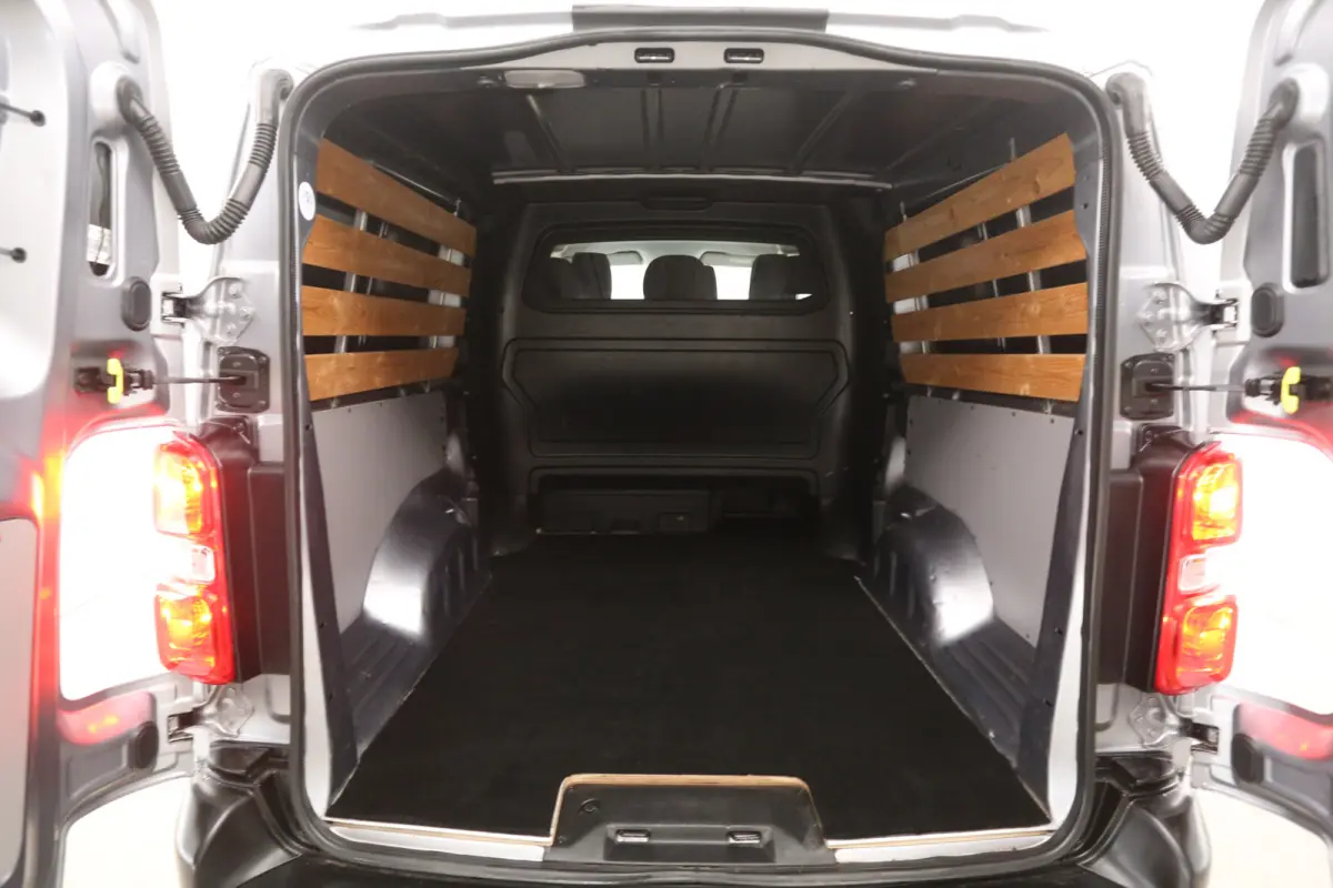 2.0 CDTI L3H1 | DC | 6 Zits | Airco | Cruise | Camera | Trekhaak | Parkeersens.