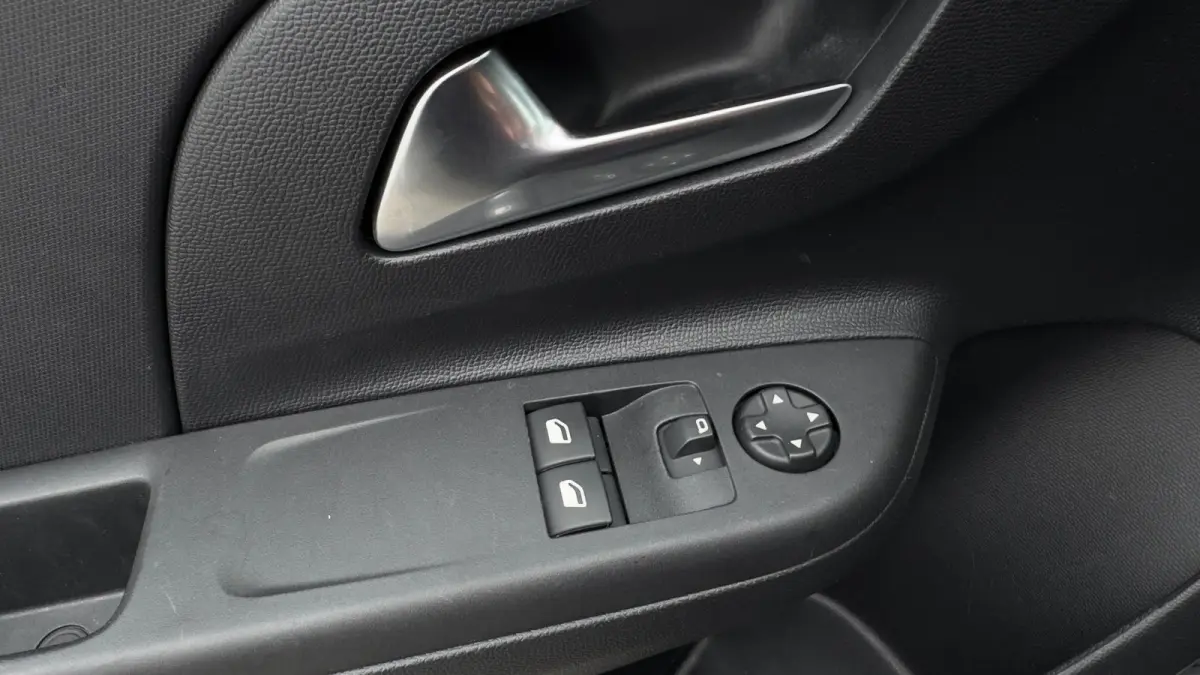 1.2 Edition | Apple Carplay / Android Auto | Parkeersensoren achter | LMV | Cruise |