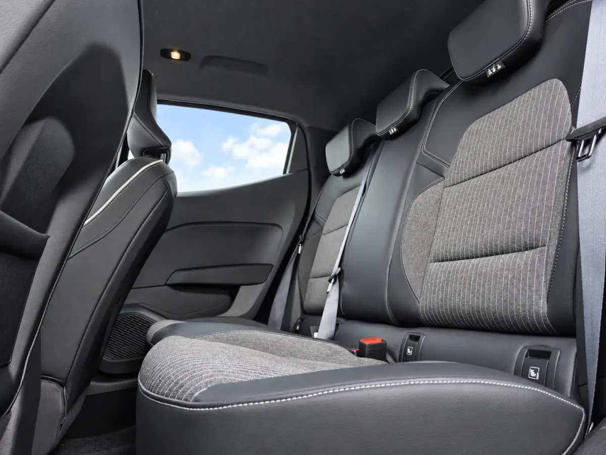 1.0 TCe 90 Techno | Apple Carplay/Android | Climate | Cruise contro | Parkeersensor | Navi