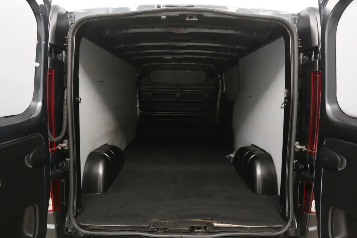 2.0 dCi 145PK T29 L2H1 | Airco | Camera | Cruise | 3 Zits | Trekhaak | Carplay | Parkeersens.
