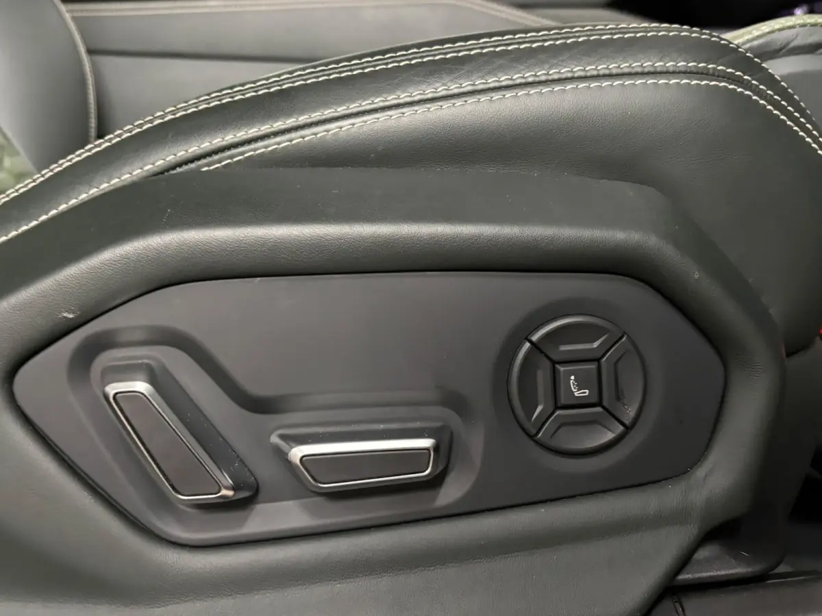 4.0 V8 - Keramisch - Pano - B&O - Massage