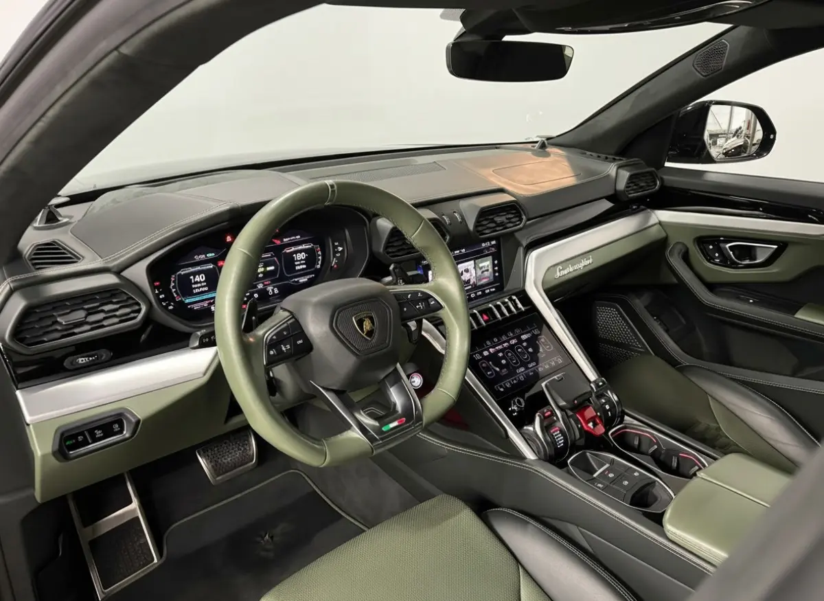 4.0 V8 - Keramisch - Pano - B&O - Massage