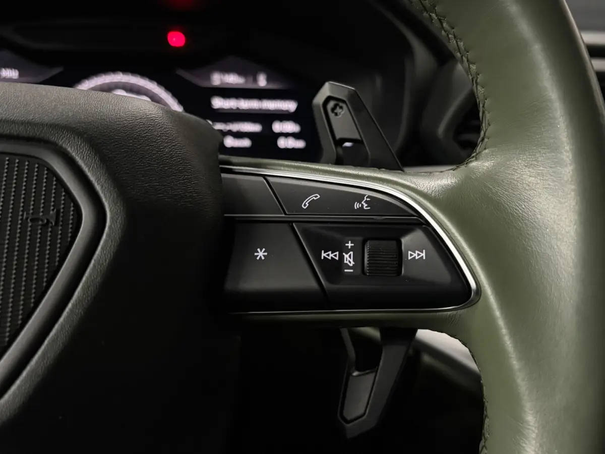 4.0 V8 - Keramisch - Pano - B&O - Massage