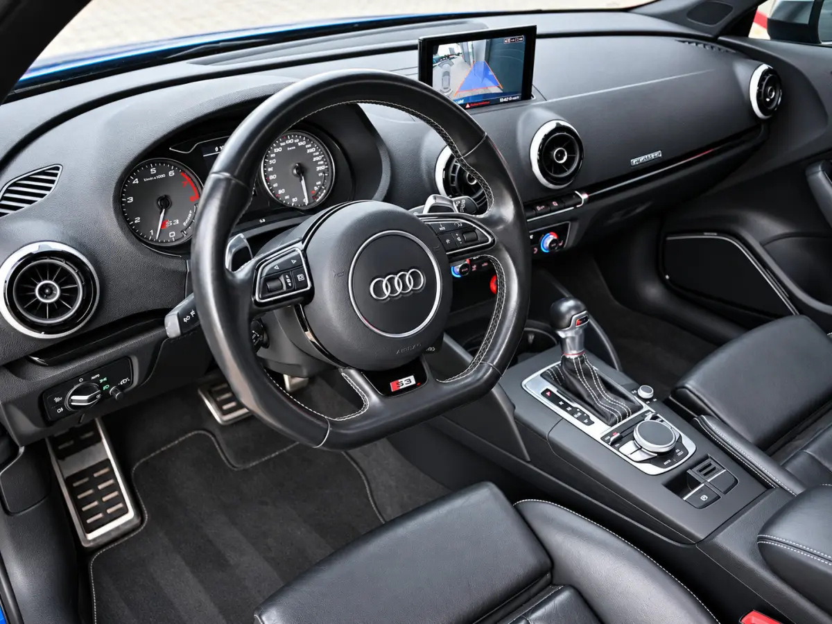 2.0 TFSI S3 Quattro Sepang Blue | RS Seats | Pano | B&O"| Nappa Leder | Armytrix | Rotor 19'' | Camera | Cruise | Led | Stoelverwarming | Navi | Armytrix | Afgevlakt Stuur | F1 Flippers | Li