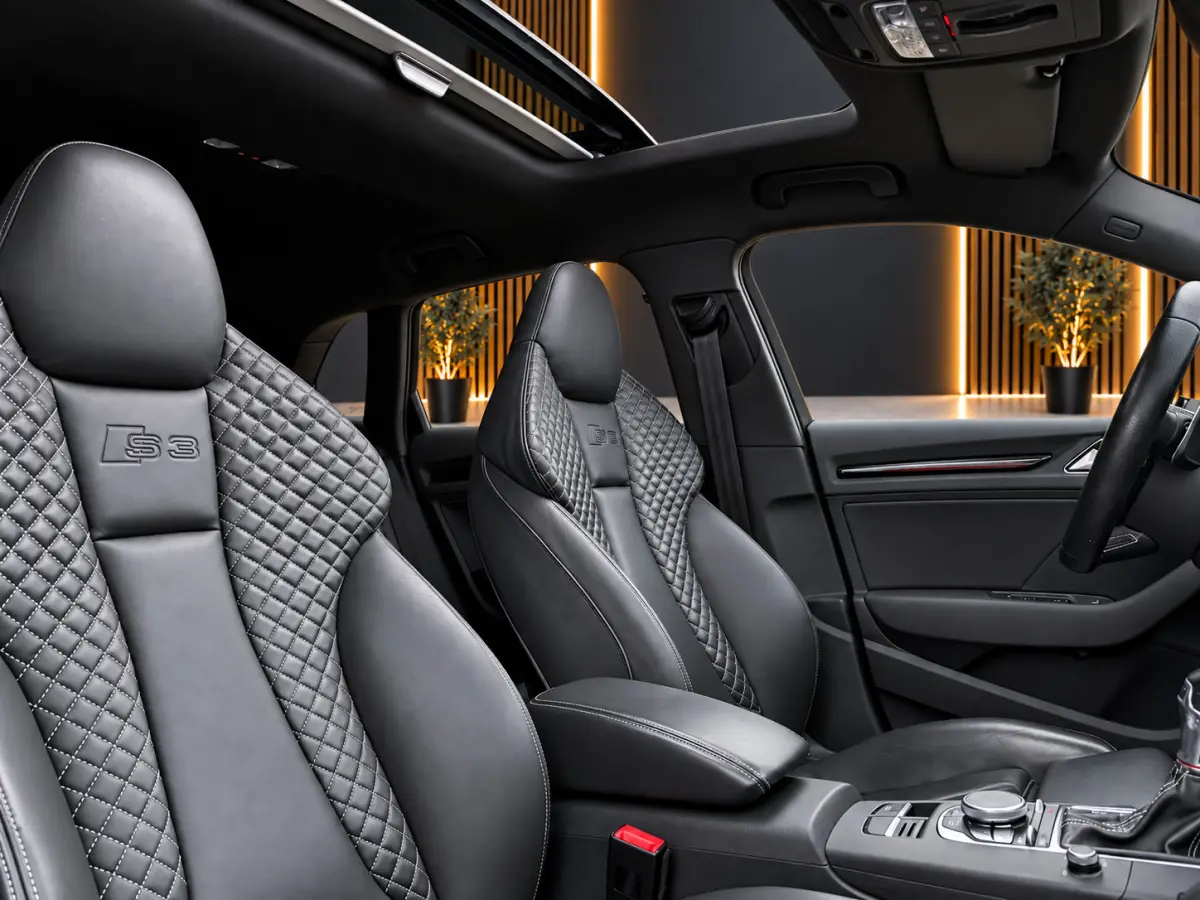 2.0 TFSI S3 Quattro Sepang Blue | RS Seats | Pano | B&O"| Nappa Leder | Armytrix | Rotor 19'' | Camera | Cruise | Led | Stoelverwarming | Navi | Armytrix | Afgevlakt Stuur | F1 Flippers | Li