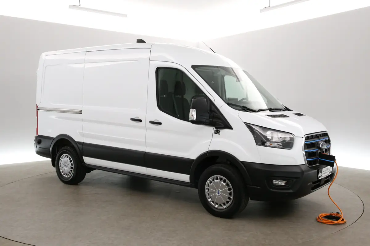 L2H2 68 kWh | Snelladen | SOH 94% | 360° Camera | Clima | 3 Zits | Cruise | Carplay | Parkeersens.
