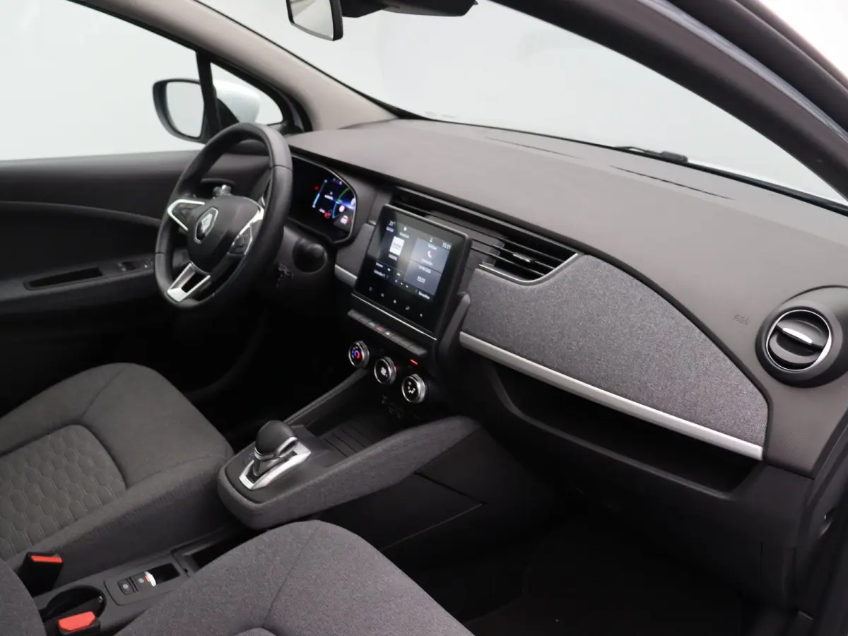 R110 Zen 52 kWh | Accu koop | CCS | 93% SOH | Airconditioning | Apple Carplay / Android auto | Lichtmetaal | Achteruitrijcamera |