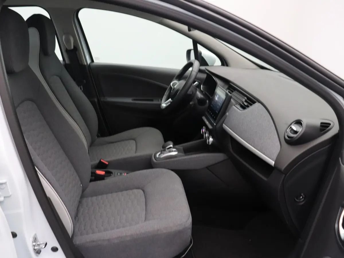 R110 Zen 52 kWh | Accu koop | CCS | 93% SOH | Airconditioning | Apple Carplay / Android auto | Lichtmetaal | Achteruitrijcamera |