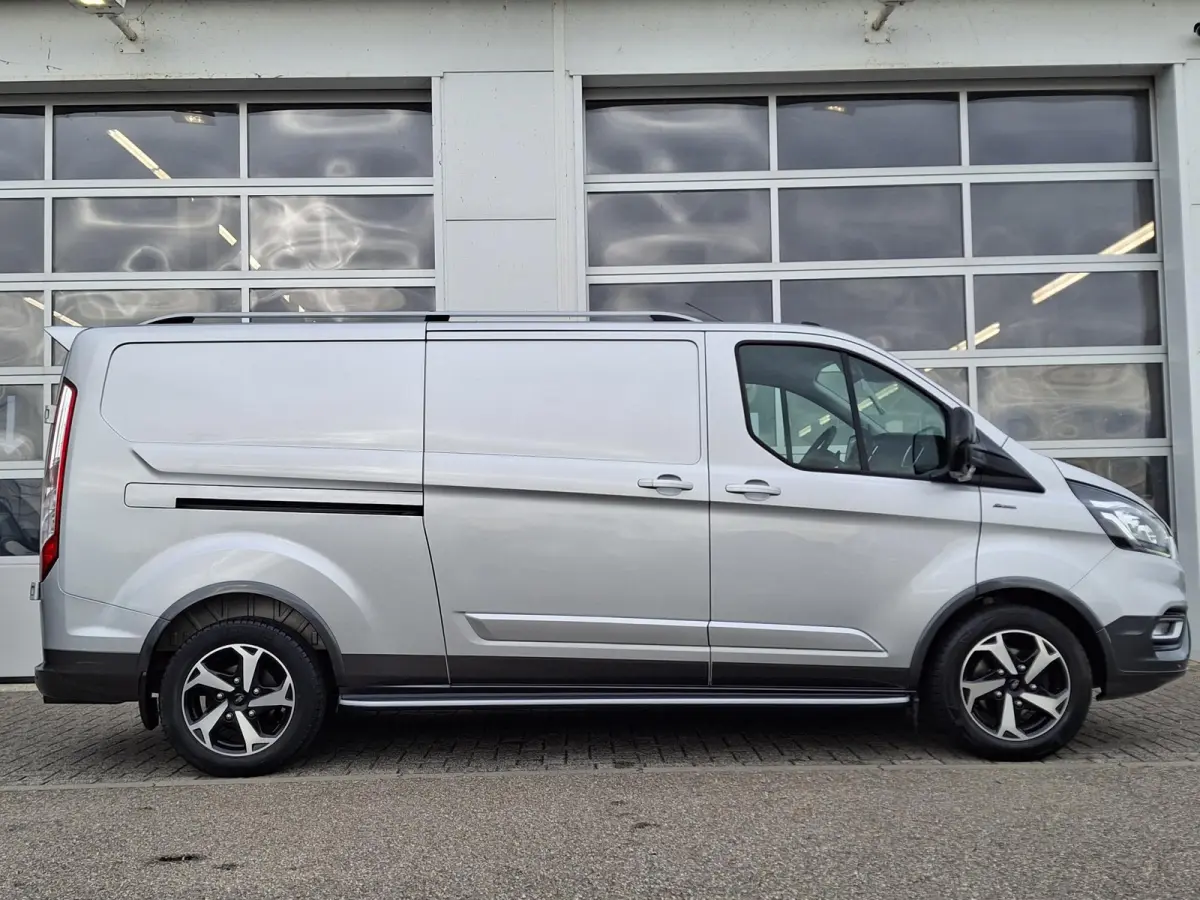 300 2.0 TDCI L2H1 Active | Trekhaak | 17'' LMV | Apple Carplay & Android Auto | Achteruitcamera | Dubbele Schuifdeur |