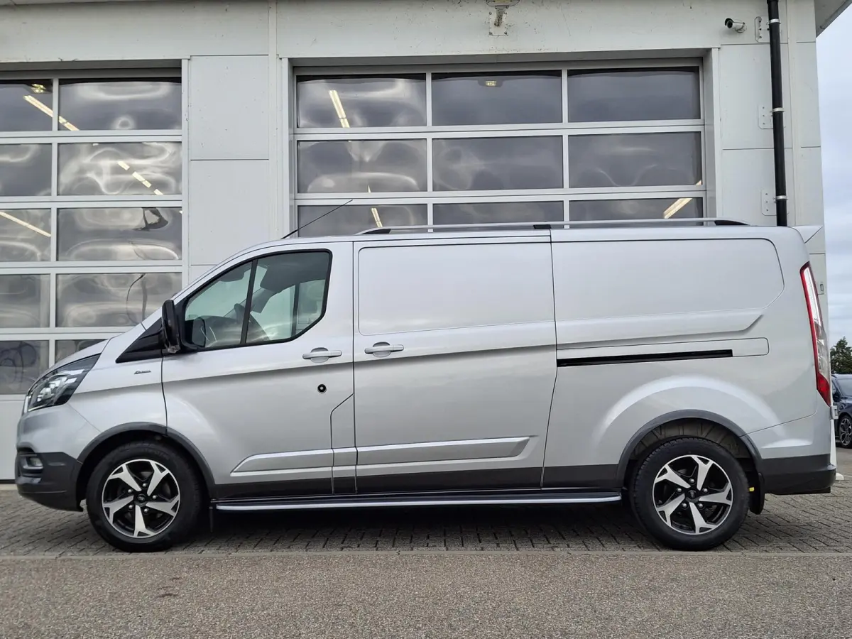 300 2.0 TDCI L2H1 Active | Trekhaak | 17'' LMV | Apple Carplay & Android Auto | Achteruitcamera | Dubbele Schuifdeur |