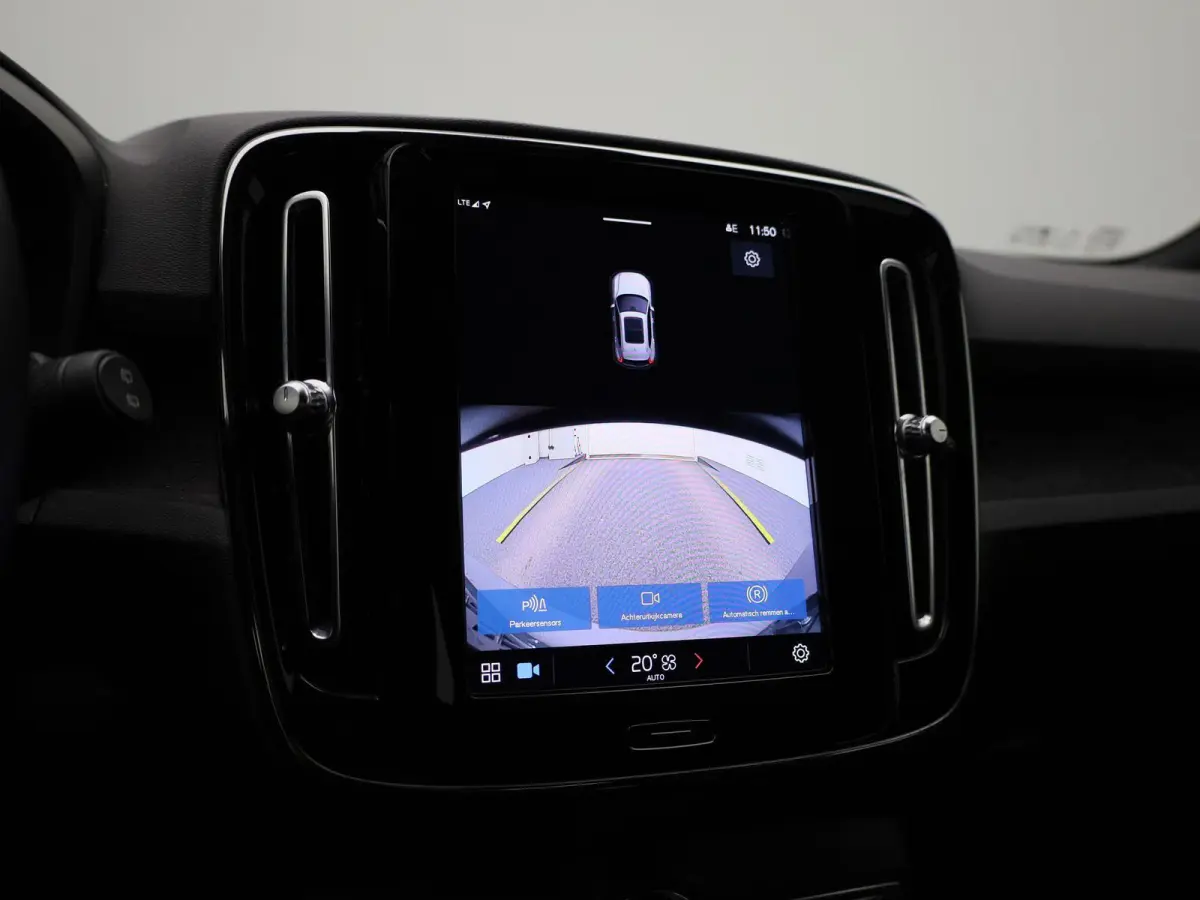Core | Camera | Navigatie | Climate Control | Apple Carplay/Android Auto |
